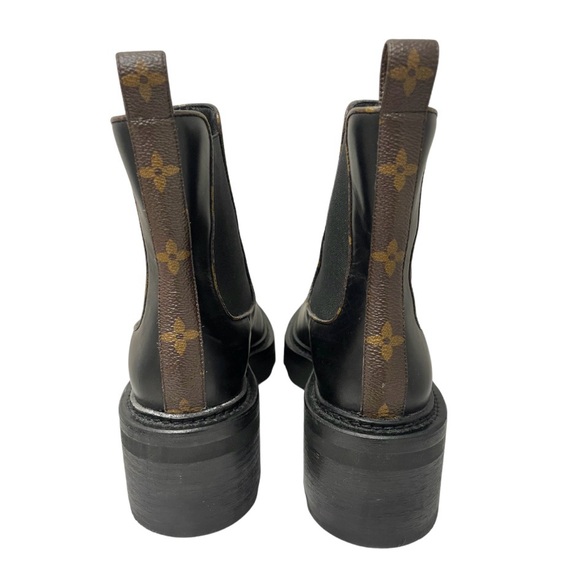 Louis Vuitton Shoes - Louis Vuitton Women’s Monogram Chelsea Boots Sz. 39 US 9